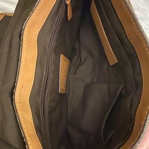 Vintage Coach crossbody medium/large handbag.